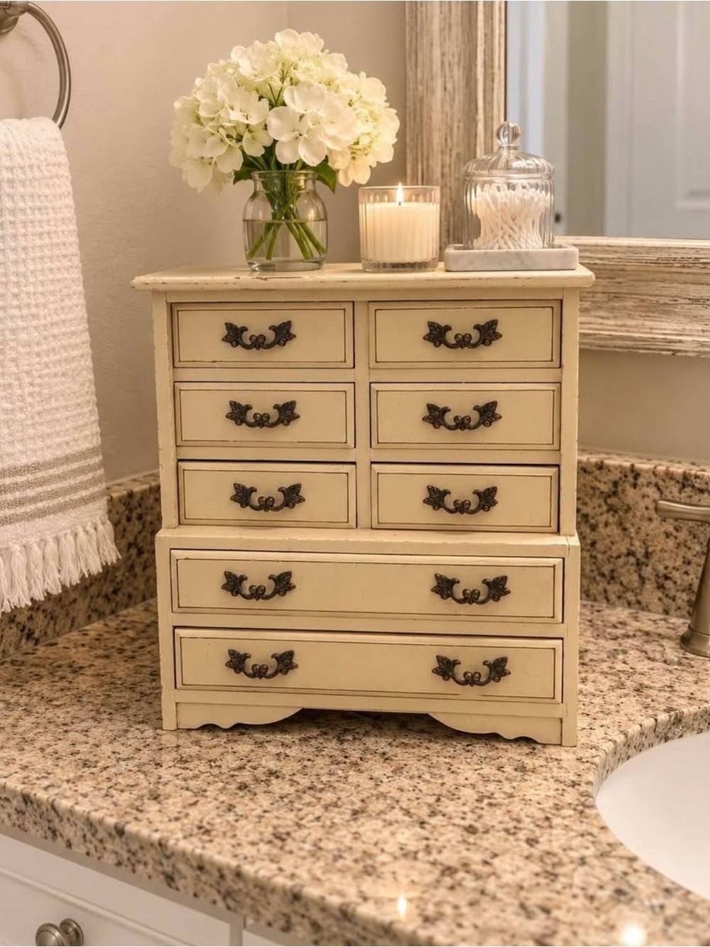 Vintage-Inspired Cream Jewelry Organizer Chest